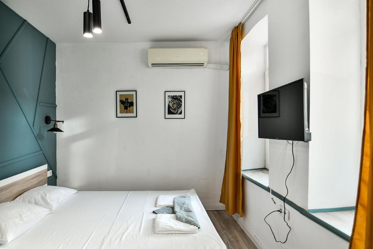 Central Flats With Parking Warna Exterior foto